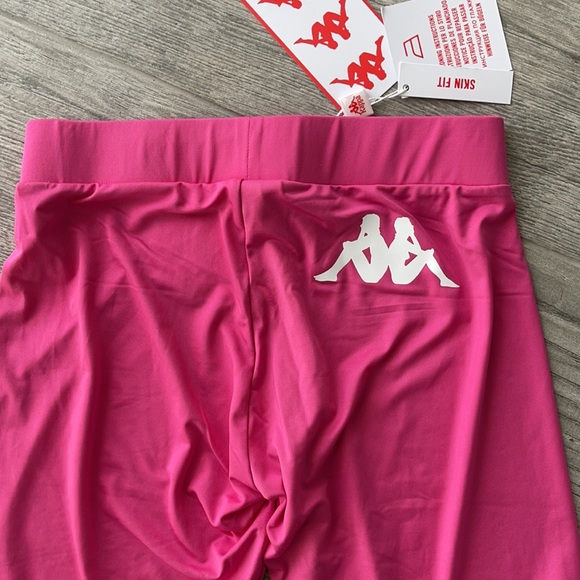 Authentic DELANI GRAPHIK Cheetah Leggings - Picture 10 of 12